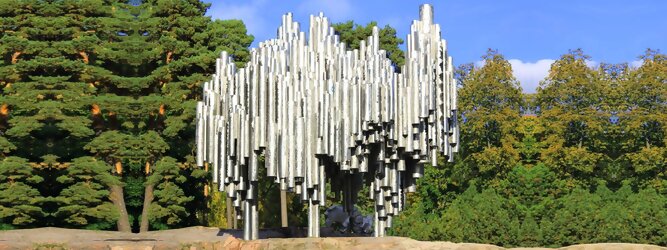 Trip Albanien Reisetipps - Sibelius Monument in Helsinki, Finnland. Wie stilisierte Orgelpfeifen, verblüfft die abstrakt kühne Optik dieser Skulptur und symbolisiert das kreative künstlerische Musikschaffen des weltberühmten finnischen Komponisten Jean Sibelius. Das imposante Denkmal liegt in einem wunderschönen Park. Der als „Johann Julius Christian Sibelius“ geborene Jean Sibelius ist für die Finnen eine äußerst wichtige Person und gilt als Ikone der finnischen Musik. Die bekanntesten Werke des freischaffenden Komponisten sind Symphonie 1-7, Kullervo und Violinkonzert. Unzählige Besucher aus nah und fern kommen in den Park, um eines der meistfotografierten Denkmäler Finnlands zu sehen.